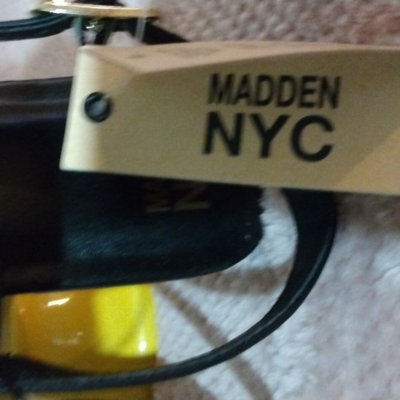 Madden NYC Sandles - Picture 3 of 6